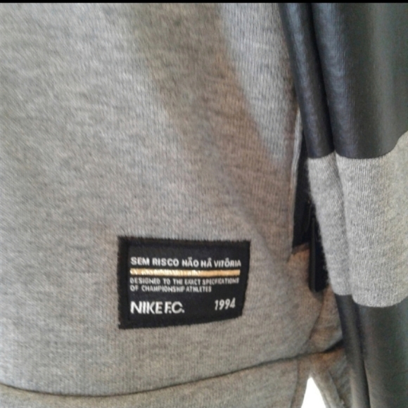 Nike FC soccer Hoodie sweatshirt pullover Grey Mens sz S Small CR7 Vitoria - Picture 5 of 9